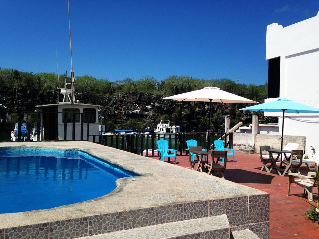 Hostal Castro Galapagos بويرتو أيورا المظهر الخارجي الصورة
