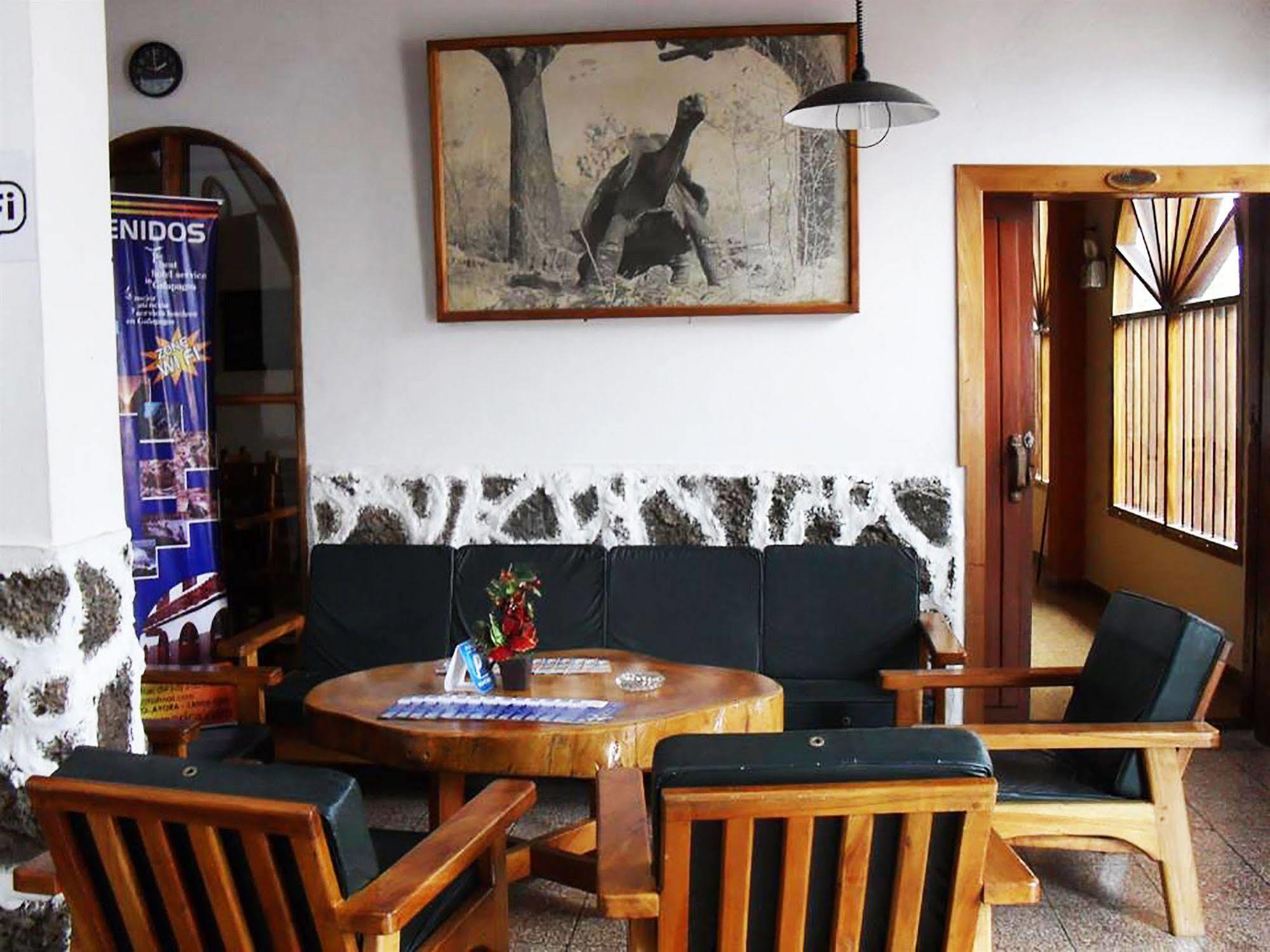 Hostal Castro Galapagos بويرتو أيورا المظهر الخارجي الصورة